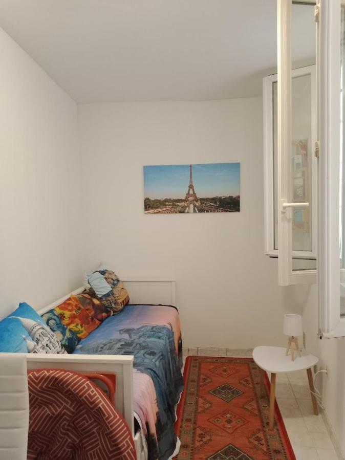 Апартаменты Petite Maison Avec Cour Dans Les Beaux Quartiers-Vous Faites Le Menage- Very Good Prices For T-H-E Location But You Have To Clea-N Th-E Flat Париж Экстерьер фото